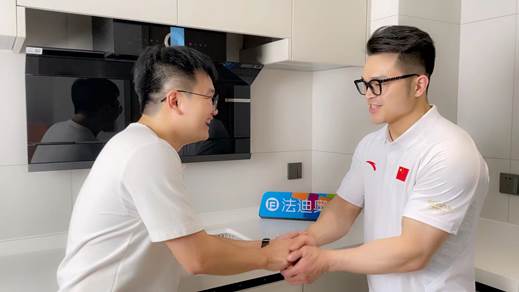 开云 开云体育官网奥运冠军家里选择了法迪奥不锈钢橱柜！他说环保耐脏很重要(图1)